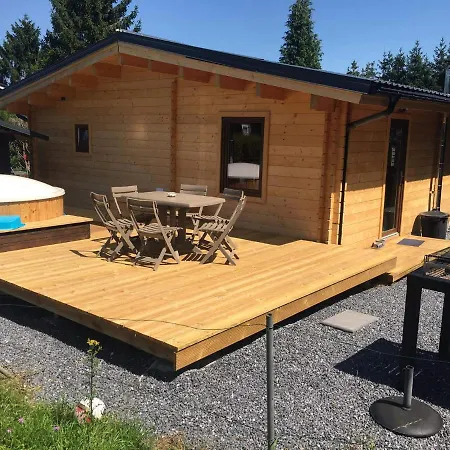 Le Bain De La Lesse Tellin